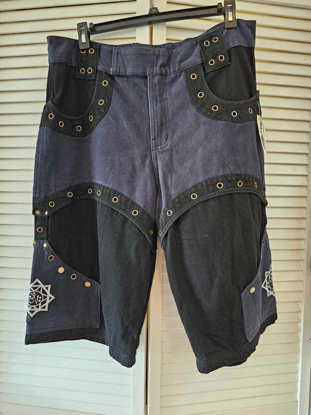 Men's Embroidered Aum Shorts
