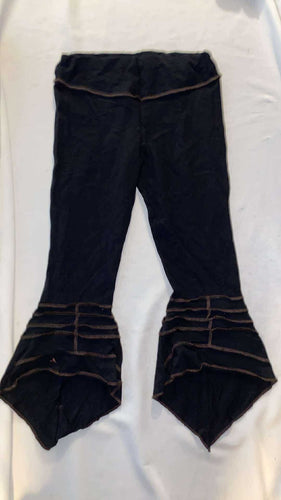 Serger Hem Capri Leggings