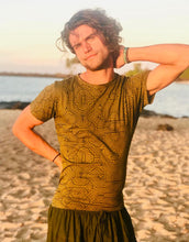 Load image into Gallery viewer, Men&#39;s Shipibo T-Shirt