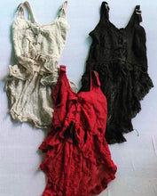 Load image into Gallery viewer, Lace High-Low Tank Top