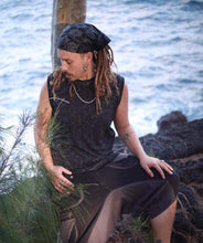 Load image into Gallery viewer, Shipibo Print Sleeveless Hoodie