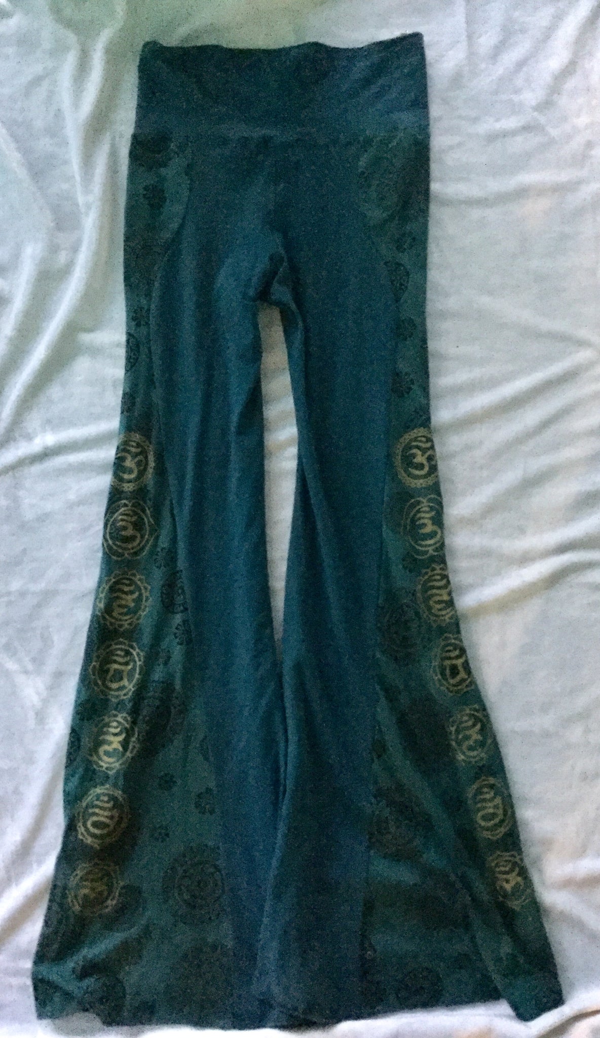 Chakra Om Yoga Pants – Mystic Closets
