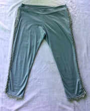 Load image into Gallery viewer, Organic Cotton Capri Leggings with Crochet Sides