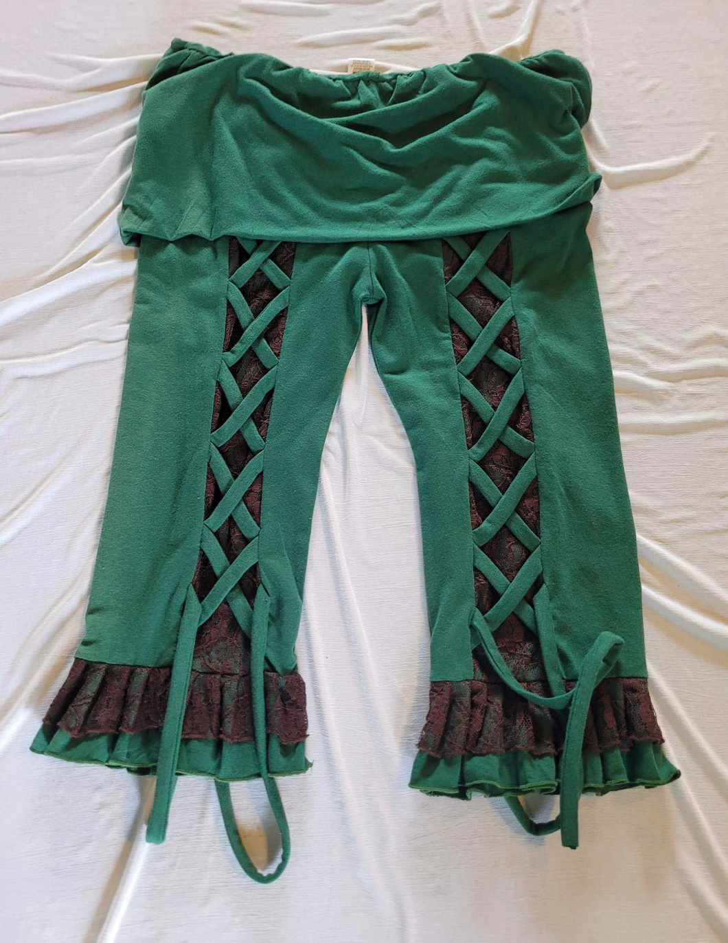 Ruffled Capri Leggings